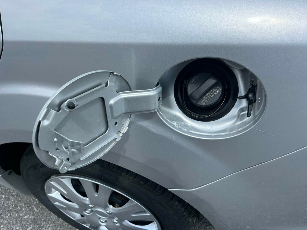 2009 Mazda Mazda6 6-speed manual Fuel Sipper - 23000122 - 21