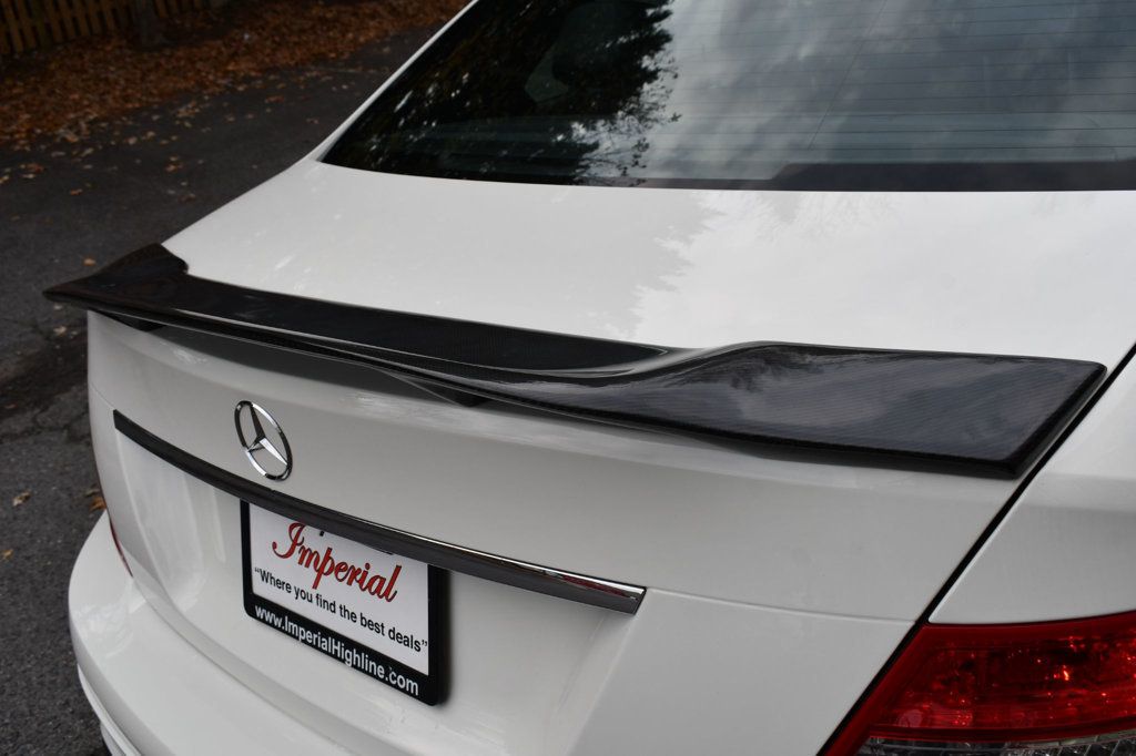 2009 Mercedes Benz C Sedan AMG photo 4