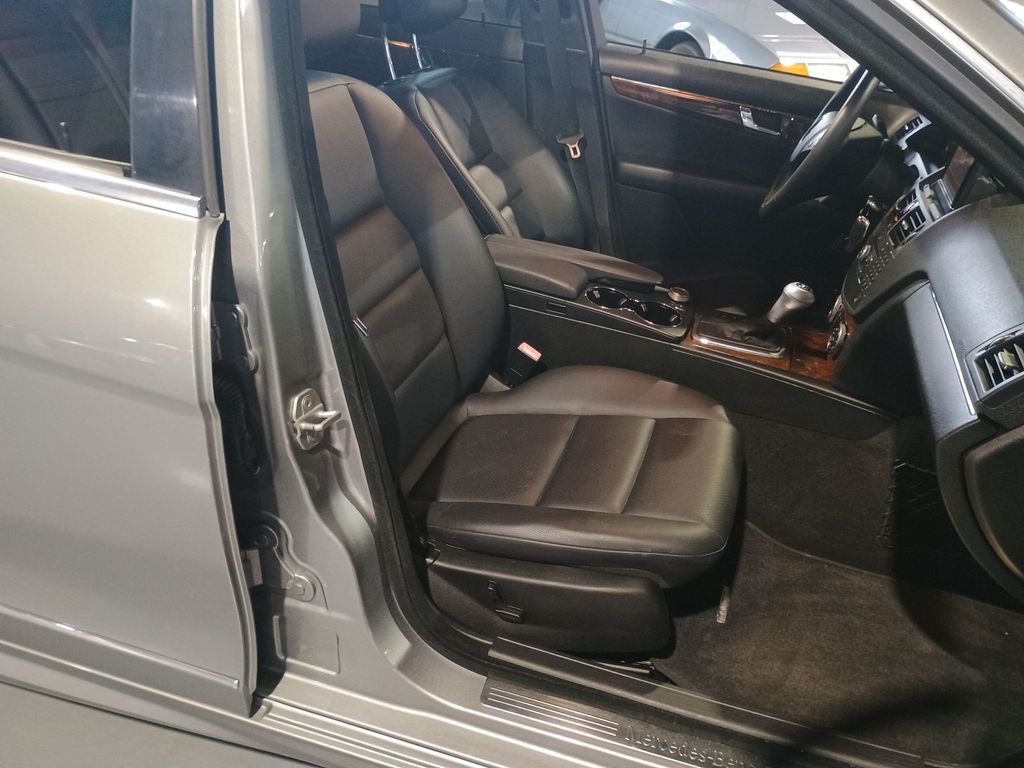 2009 Mercedes-Benz C-Class C300 4dr Sedan 3.0L Sport 4MATIC - 22920030 - 32