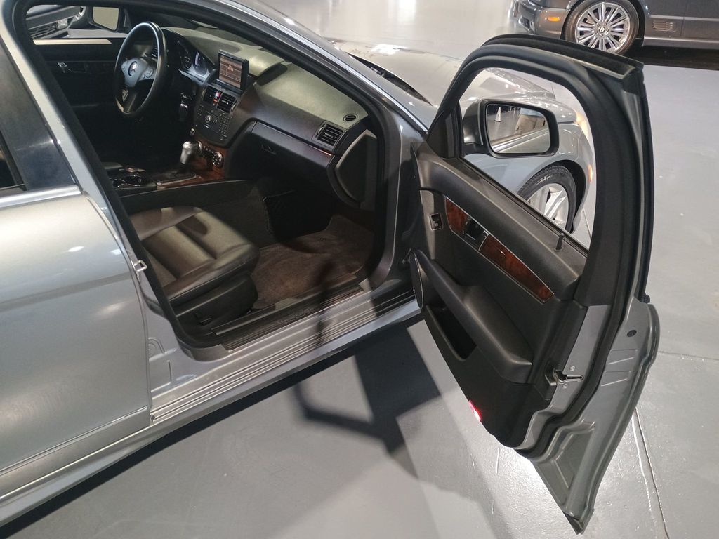 2009 Mercedes-Benz C-Class C300 4dr Sedan 3.0L Sport 4MATIC - 22920030 - 34
