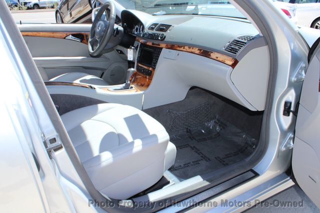 2009 Mercedes-Benz E-Class E350 4dr Sedan Sport 3.5L RWD - 23055439 - 16