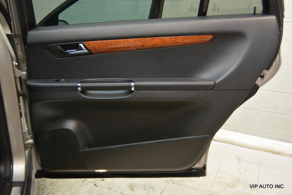 2009 Mercedes-Benz R-Class R320 4MATIC 4dr 3.0L BlueTEC - 22989247 - 9