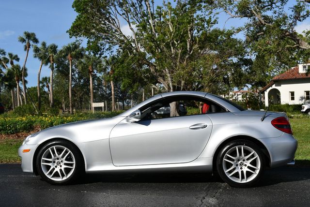 2009 Mercedes-Benz SLK SLK300 2 Door Roadster W/P1 and Multimedia Packages - 22646058 - 32
