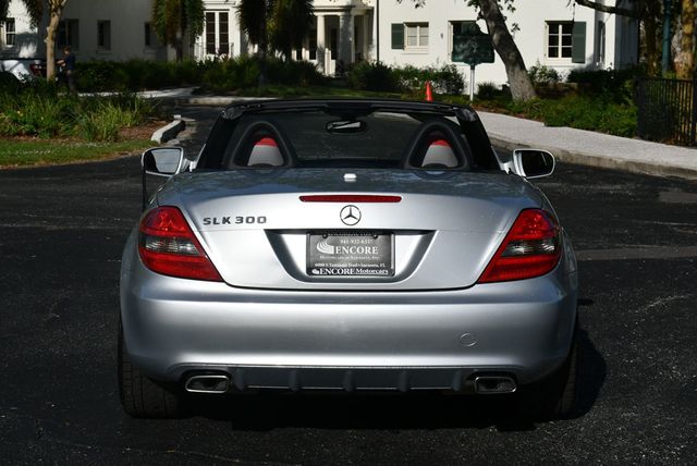 2009 Mercedes-Benz SLK SLK300 2 Door Roadster W/P1 and Multimedia Packages - 22646058 - 4