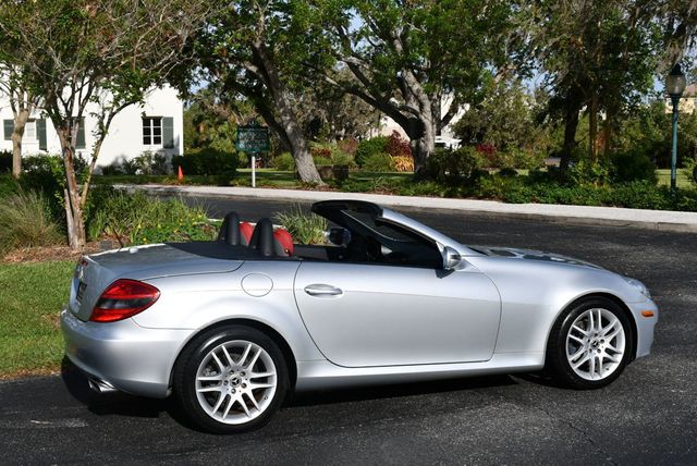 2009 Mercedes-Benz SLK SLK300 2 Door Roadster W/P1 and Multimedia Packages - 22646058 - 5