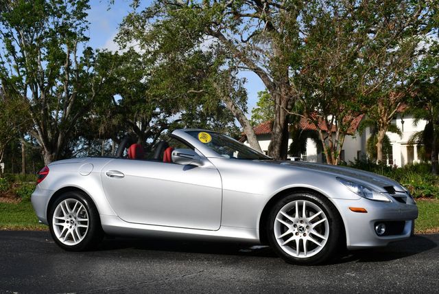 2009 Mercedes-Benz SLK SLK300 2 Door Roadster W/P1 and Multimedia Packages - 22646058 - 7