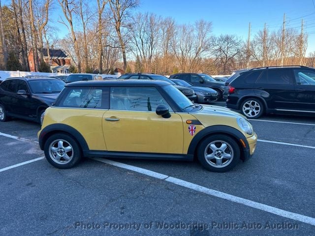 2009 MINI Cooper Hardtop 2 Door   - 22762935 - 11