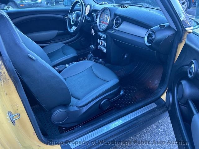 2009 MINI Cooper Hardtop 2 Door   - 22762935 - 14