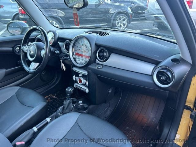 2009 MINI Cooper Hardtop 2 Door   - 22762935 - 16