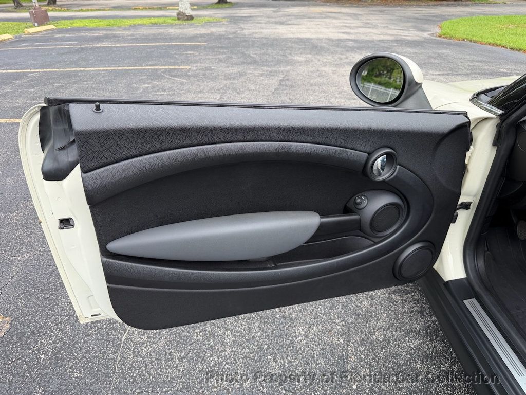 2009 MINI Cooper Hardtop 2 Door  - 23044525 - 32