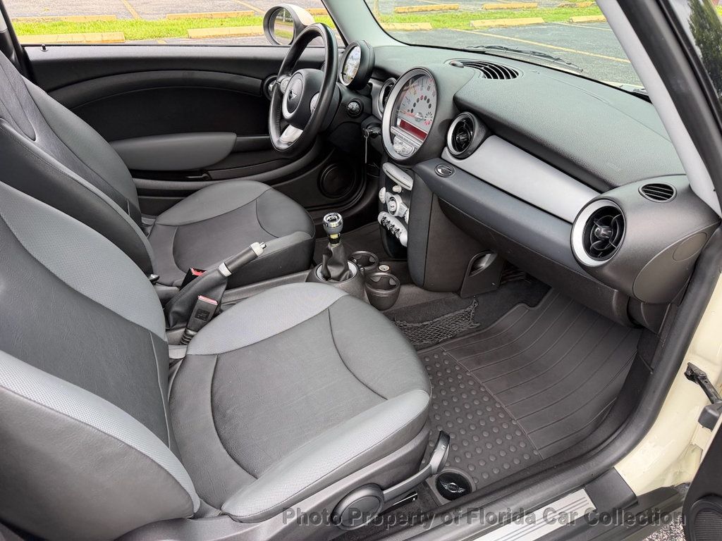 2009 MINI Cooper Hardtop 2 Door  - 23044525 - 38