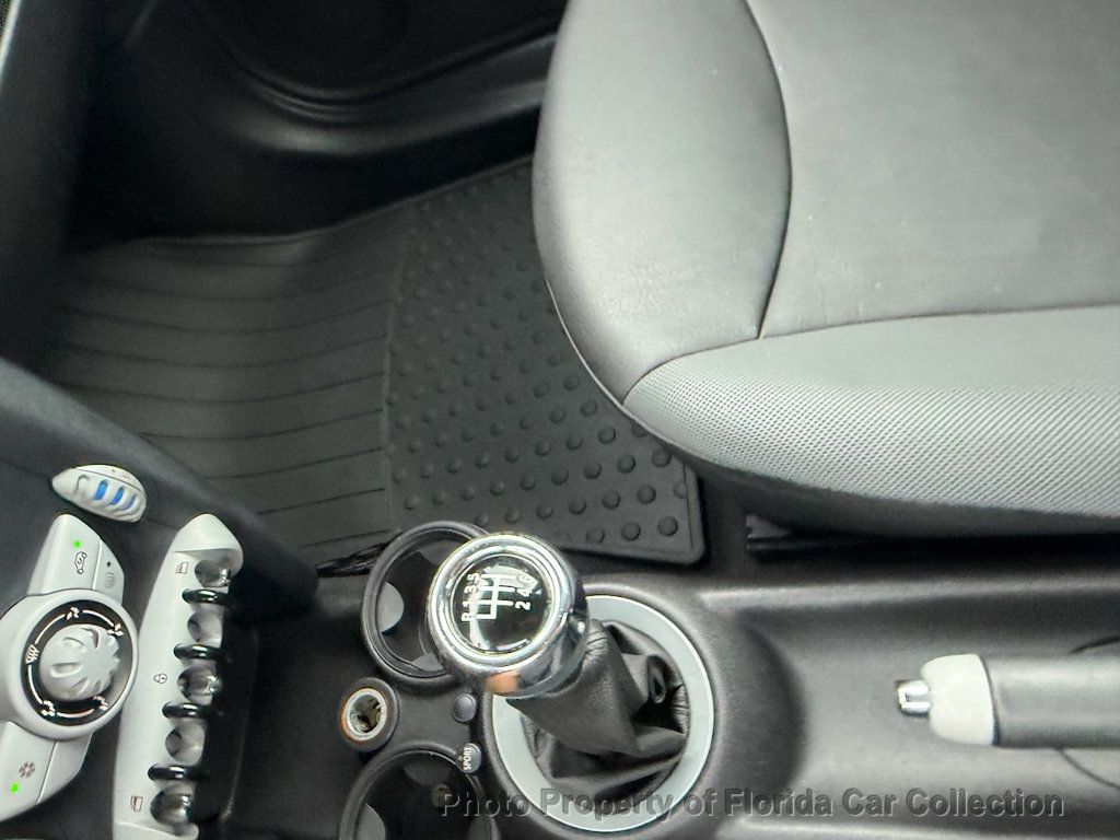 2009 MINI Cooper Hardtop 2 Door  - 23044525 - 53