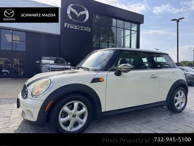 Used 2009 MINI Cooper Base with VIN WMWMF33539TW70207 for sale in Riverhead, NY