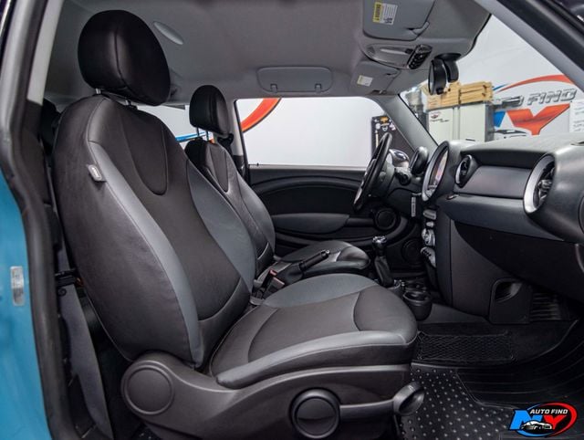 2009 MINI Cooper Hardtop 2 Door CLEAN CARFAX, 6-SPD MANUAL, HEATED SEATS, COLD WEATHER PKG - 22918469 - 19