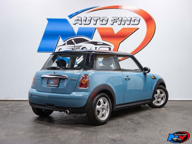 2009 MINI Cooper Hardtop 2 Door CLEAN CARFAX, 6-SPD MANUAL, HEATED SEATS, COLD WEATHER PKG - 22918469 - 4