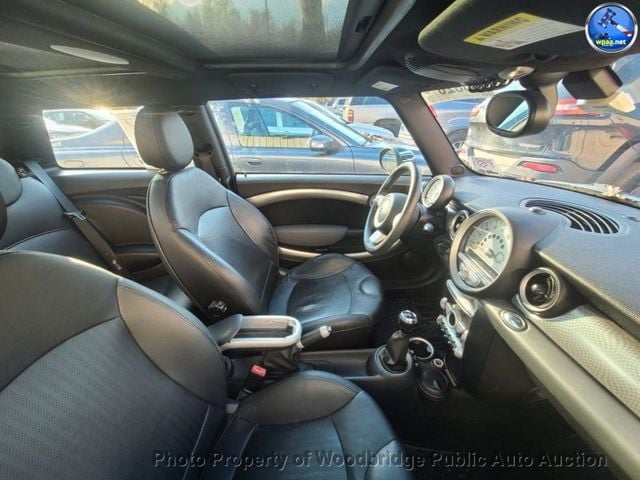 2009 MINI Cooper S Hardtop 2 Door   - 22964935 - 9