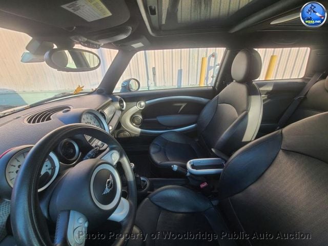 2009 MINI Cooper S Hardtop 2 Door   - 22964935 - 6