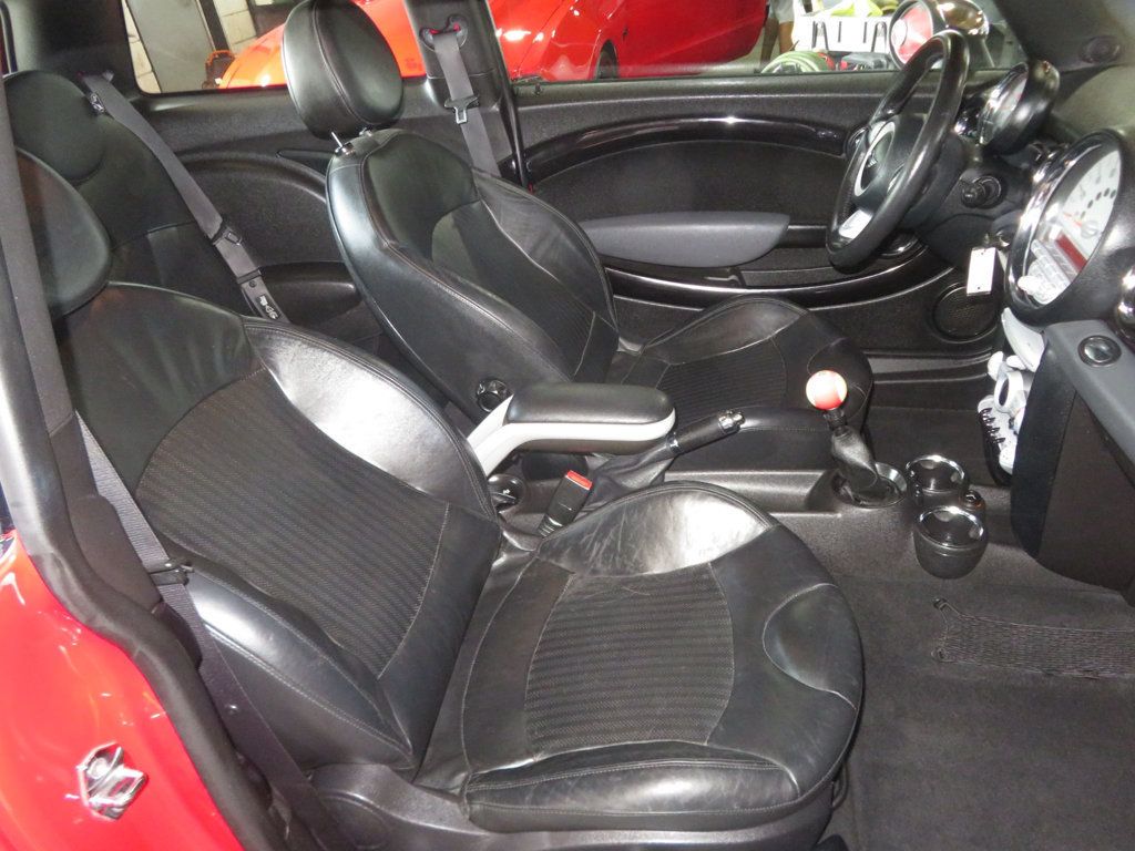 2009 MINI Cooper S Hardtop 2 Door 2OWNER 6SPEED MANUAL TRANNY EXTRA CLEAN LOW MILES COOPER S  - 23018765 - 24