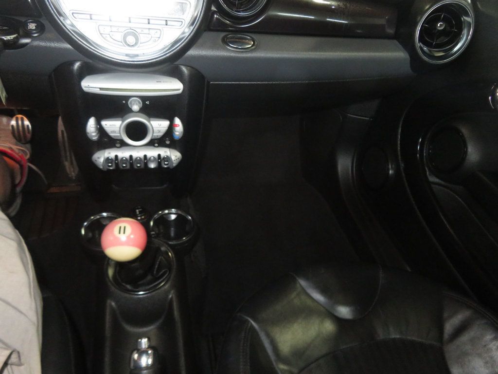 2009 MINI Cooper S Hardtop 2 Door 2OWNER 6SPEED MANUAL TRANNY EXTRA CLEAN LOW MILES COOPER S  - 23018765 - 30