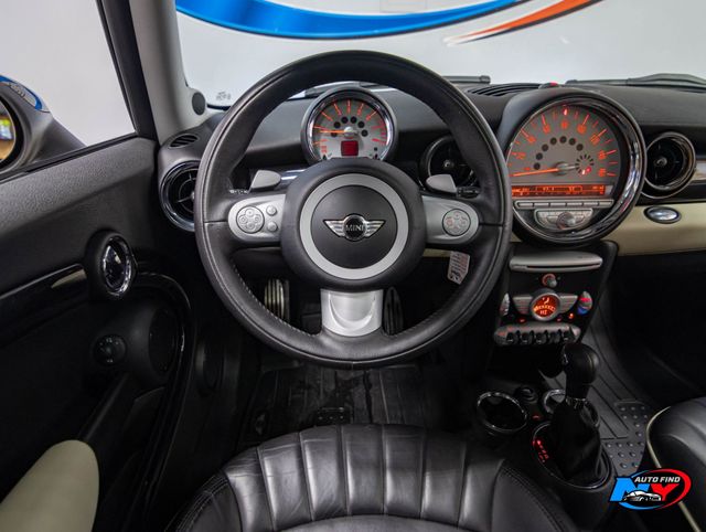 2009 MINI Cooper S Hardtop 2 Door CLEAN CARFAX, PANORAMIC SUNROOF, HEATED SEATS, PREMIUM PKG - 22963614 - 12