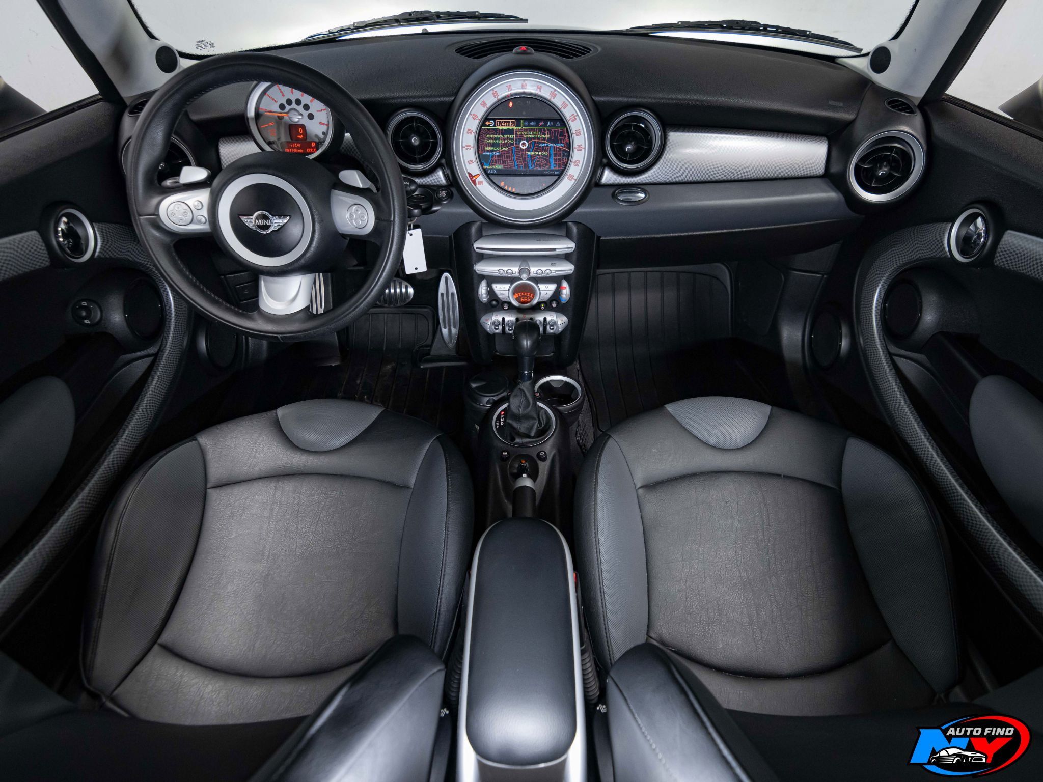 2009 Mini Cooper S Hardtop 2 Door photo 2