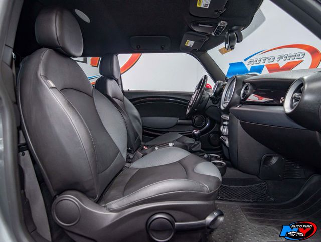 2009 MINI John Cooper Works CLEAN CARFAX, 6-SPD MANUAL, HEATED SEATS, HIFI SOUND SYSTEM - 22398277 - 19