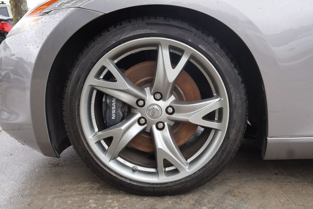 2009 Nissan 370Z Touring photo 11