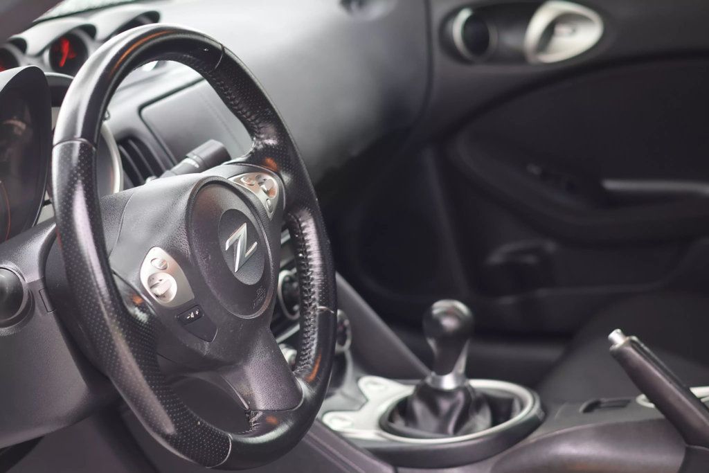2009 Nissan 370Z Touring photo 15