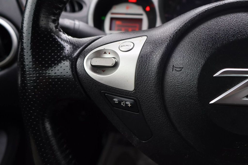 2009 Nissan 370Z Touring photo 19