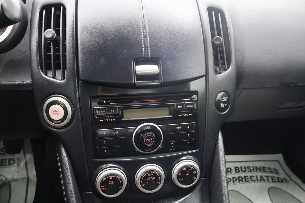 2009 Nissan 370Z Touring photo 26