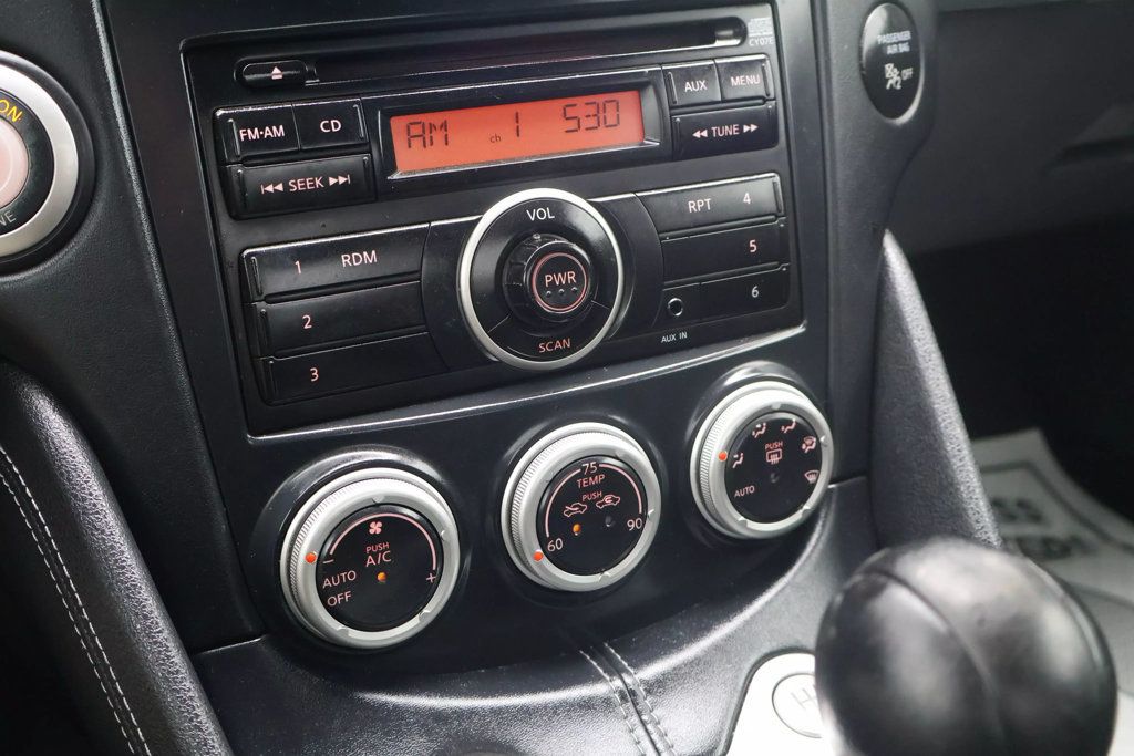 2009 Nissan 370Z Touring photo 28