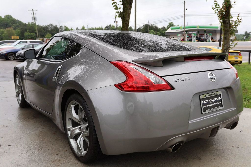 2009 Nissan 370Z Touring photo 3