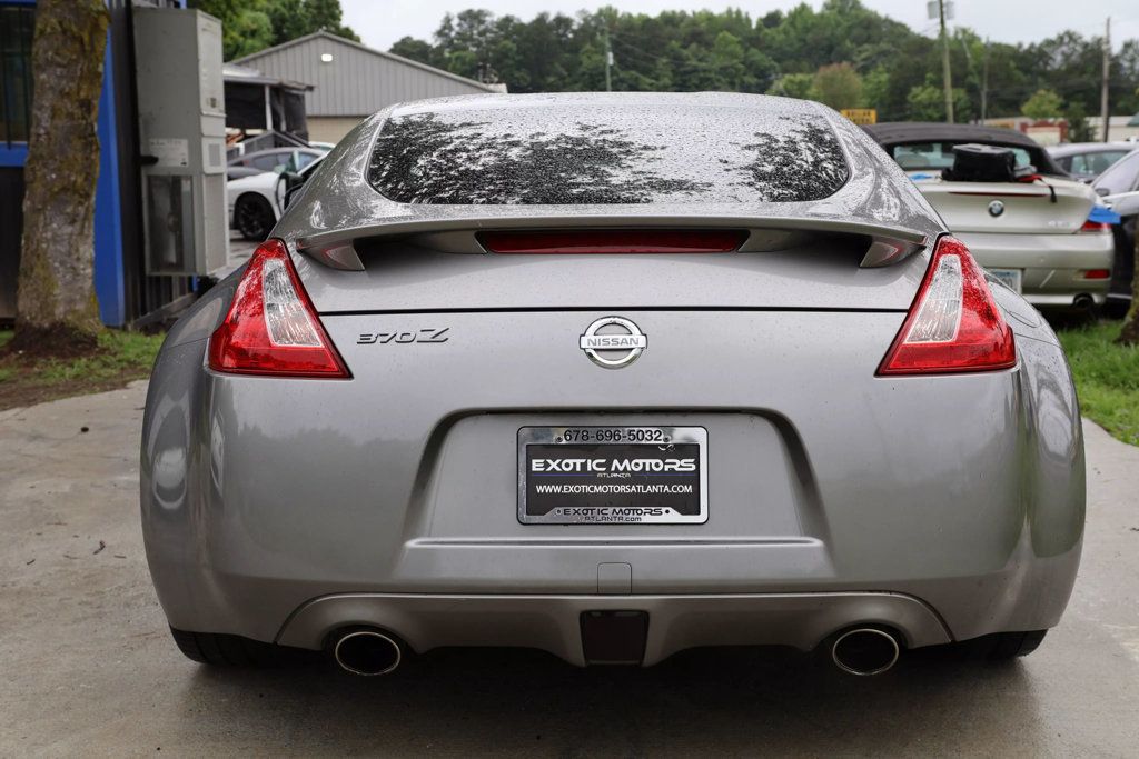 2009 Nissan 370Z Touring photo 4