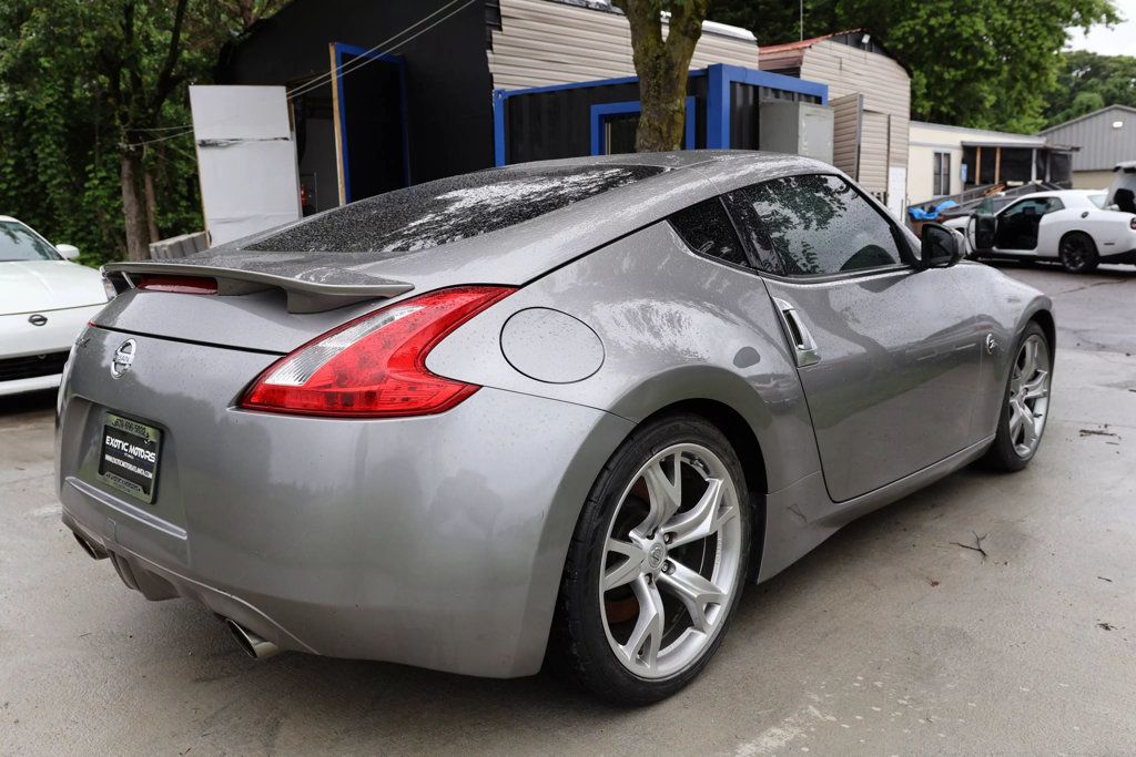 2009 Nissan 370Z Touring photo 5