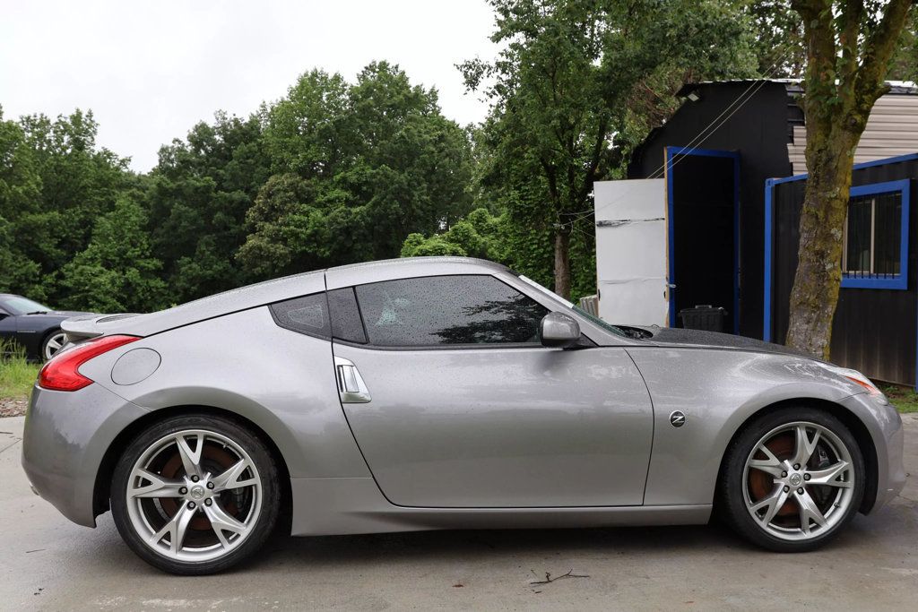 2009 Nissan 370Z Touring photo 6