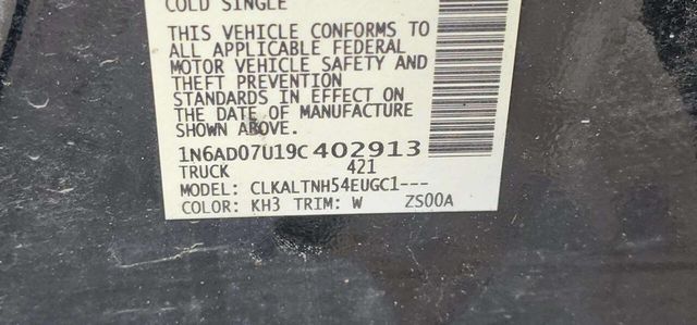 2009 Nissan Frontier 2WD Crew Cab SWB Automatic LE - 22989548 - 9