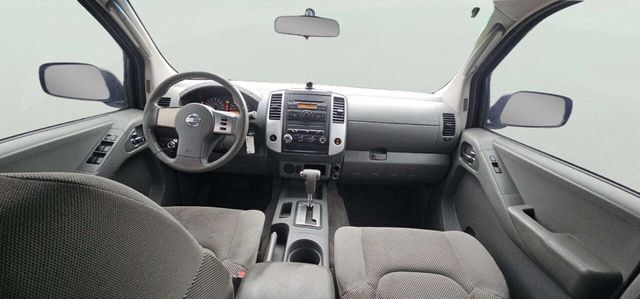 2009 Nissan Frontier 2WD Crew Cab SWB Automatic LE - 22989548 - 7