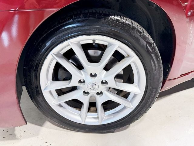 2009 Nissan Maxima SV photo 2