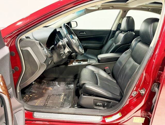 2009 Nissan Maxima SV photo 23