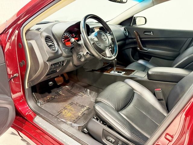 2009 Nissan Maxima SV photo 25