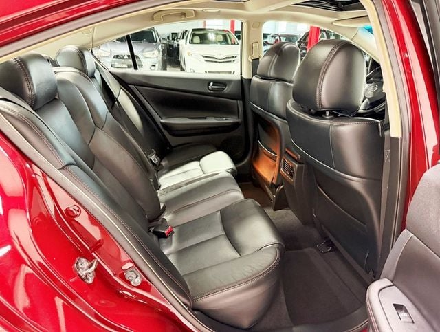2009 Nissan Maxima SV photo 36