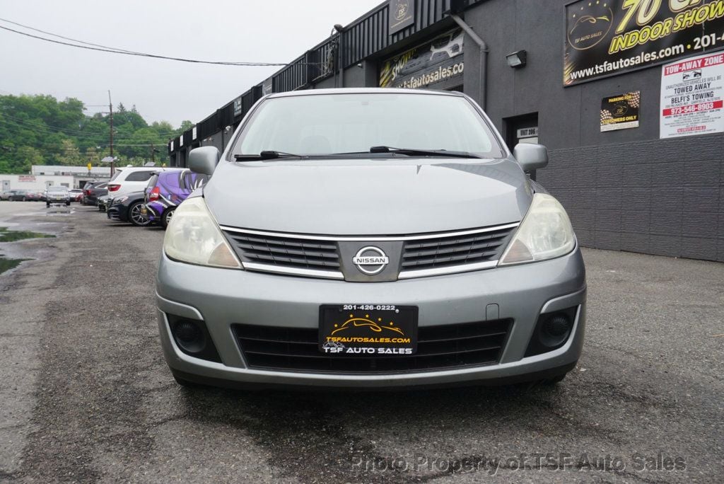 2009 Nissan Versa Sedan 1.8 S photo 2