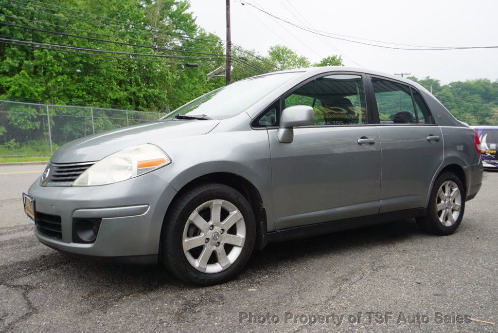 2009 Nissan Versa Sedan 1.8 S photo 3