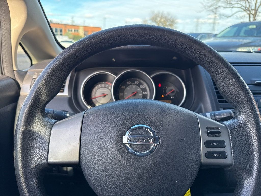 2009 Nissan Versa 5dr Hatchback I4 Automatic 1.8 S - 22944486 - 9