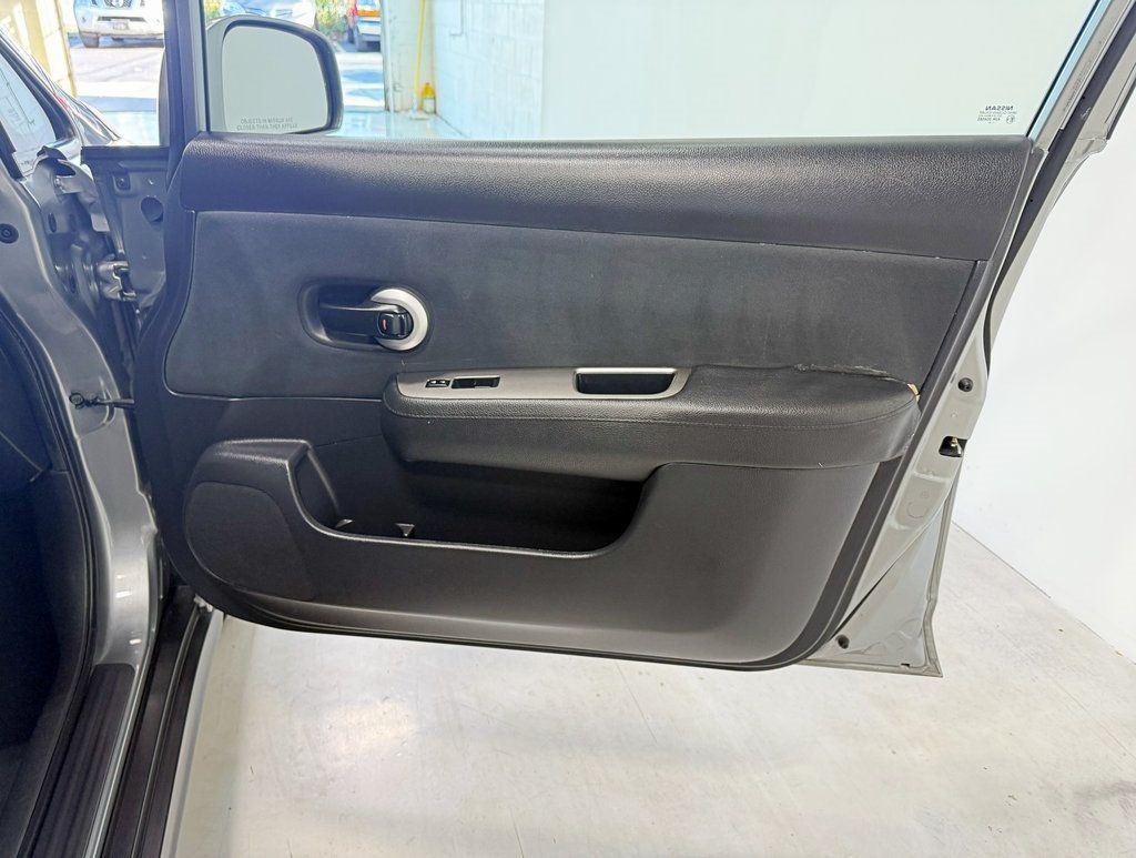 2009 Nissan Versa 5dr Hatchback I4 Automatic 1.8 S - 22944486 - 32