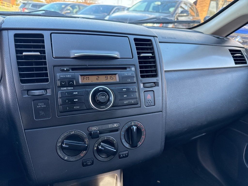 2009 Nissan Versa 5dr Hatchback I4 Automatic 1.8 S - 22944486 - 6