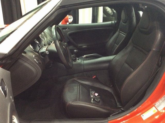 2009 Pontiac Solstice Convertible photo 12