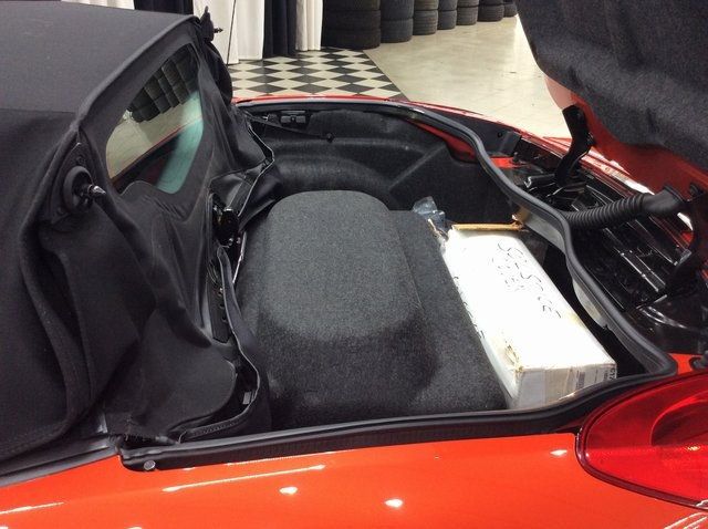2009 Pontiac Solstice Convertible photo 23