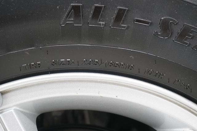 2009 Pontiac Torrent AWD 4dr - 23002598 - 24