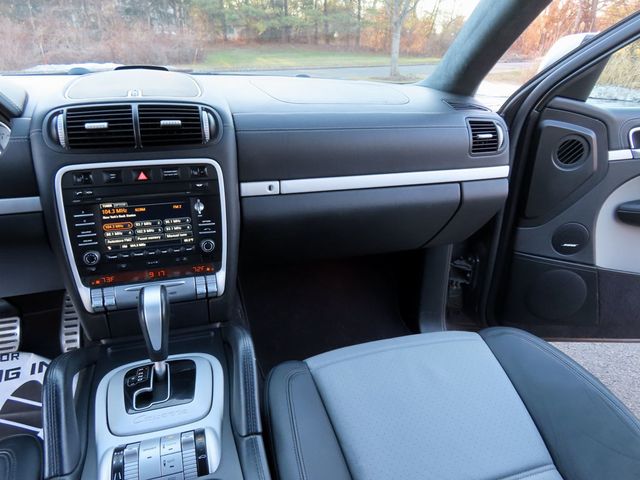 2009 Porsche Cayenne AWD 4dr Turbo S - 22994770 - 35